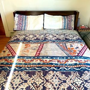 Anthropologie queen Comforter and two king shams